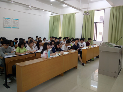 同学们认真听讲_副本.jpg