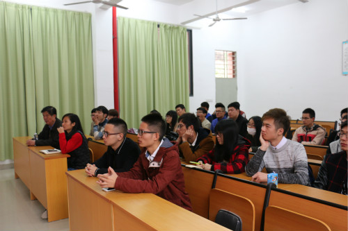 同学们在认真听讲_meitu_9.jpg