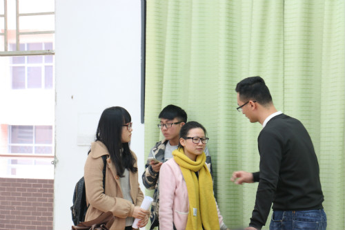 学长和同学们交流经验_meitu_7.jpg