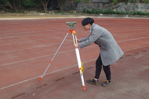 参赛选手调试仪器1.JPG