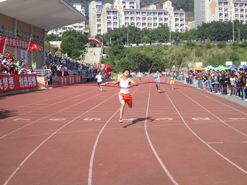 小吴跑.jpg